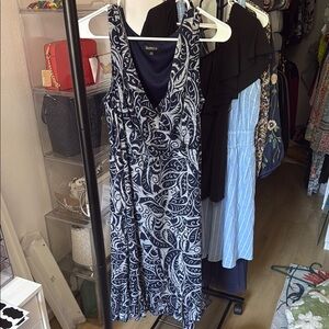 Elegant Navy and White Patterned Dress